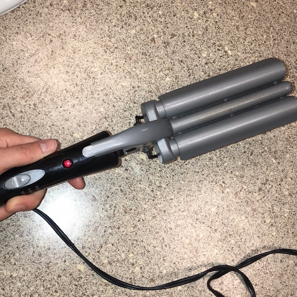 Revlon 3 barrel crimper